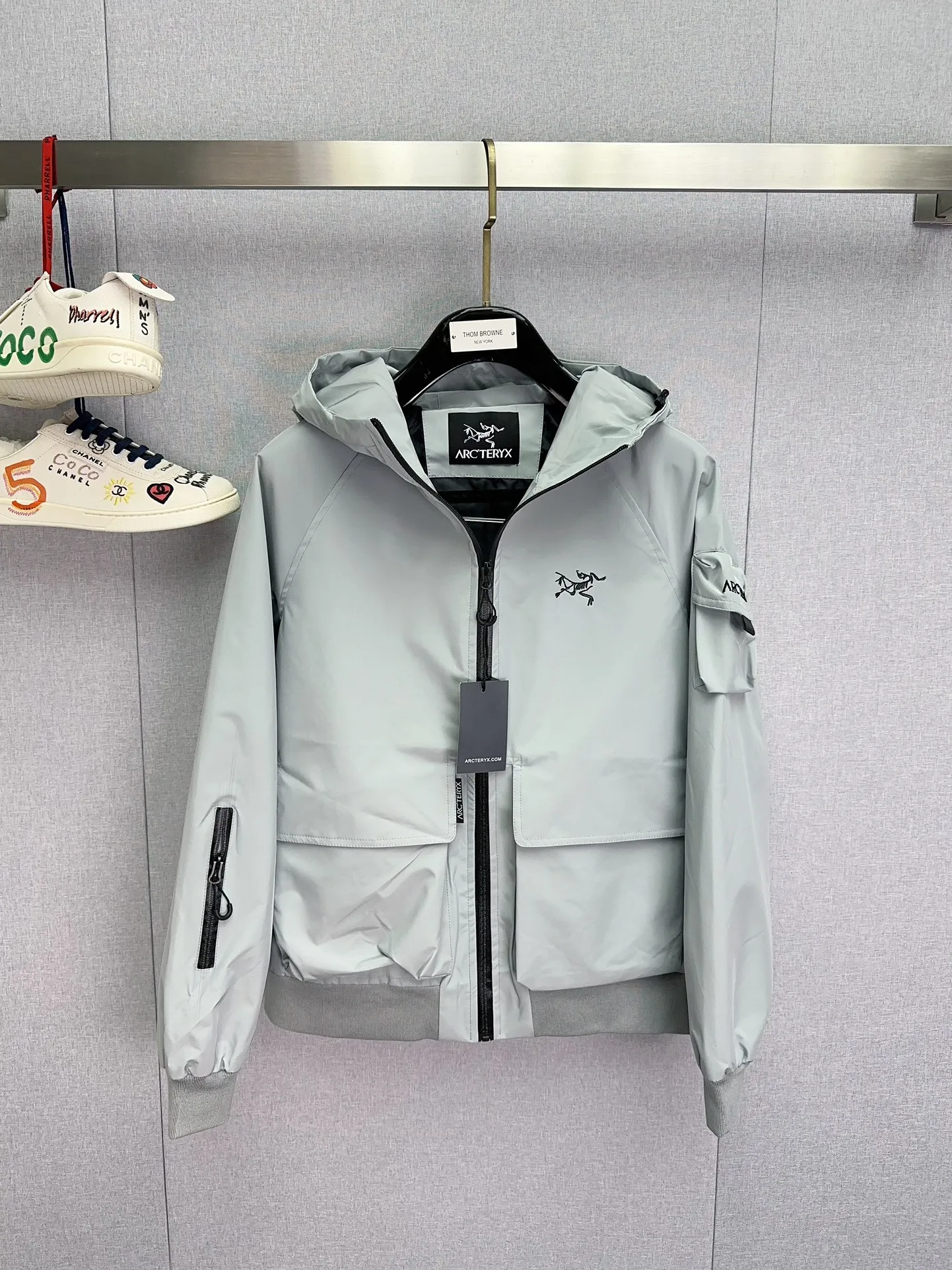 Same Style， ， ！2026 New Arrival ， Original Premium ！ Breathable ， ， ， Quality。 ！ ， ！Sizes：M～3XL